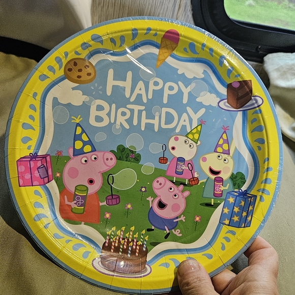 Peppa Pig Biryhday Dinner Plate 9" 8 Count - Picture 1 of 2